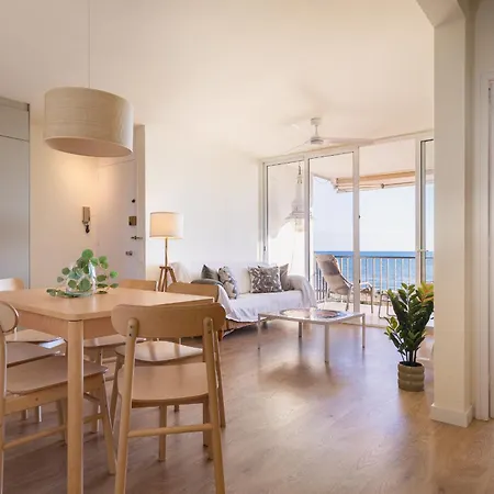 Lets Holidays Front In Mar, Pine Appartement Gavà