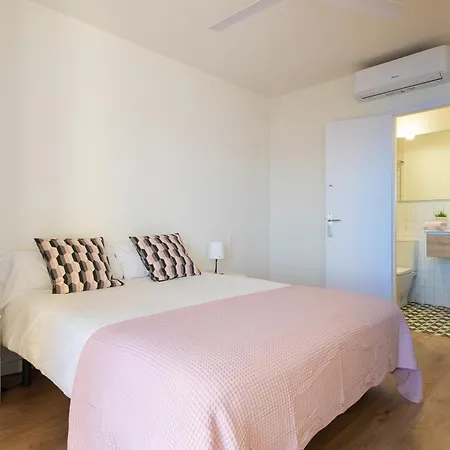 Lets Holidays Front In Mar, Pine Apartment Gava
